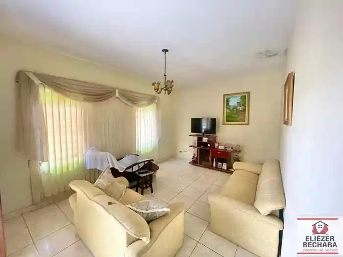 Casa com 3 quartos à venda, 360m² — foto 1 de 15