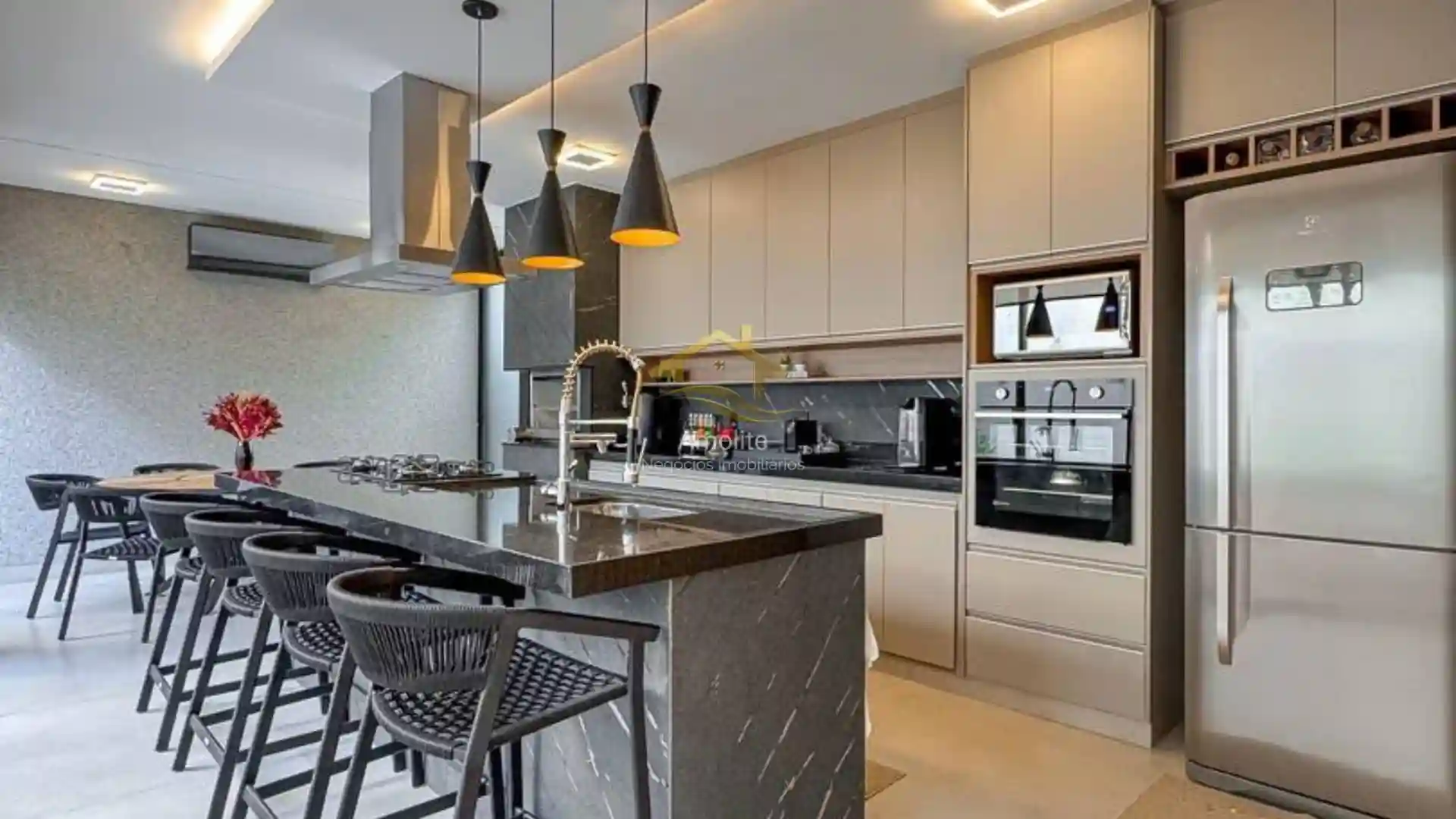 Casa de Condomínio com 3 quartos à venda, 210m² — foto 8 de 26