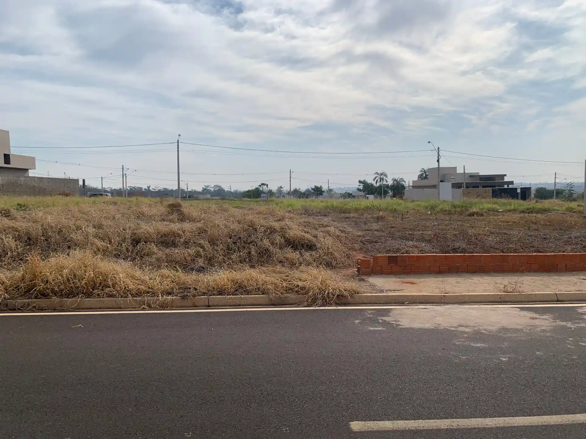 Terreno / Lote / Condomínio  à venda, 204m² — foto 5 de 5