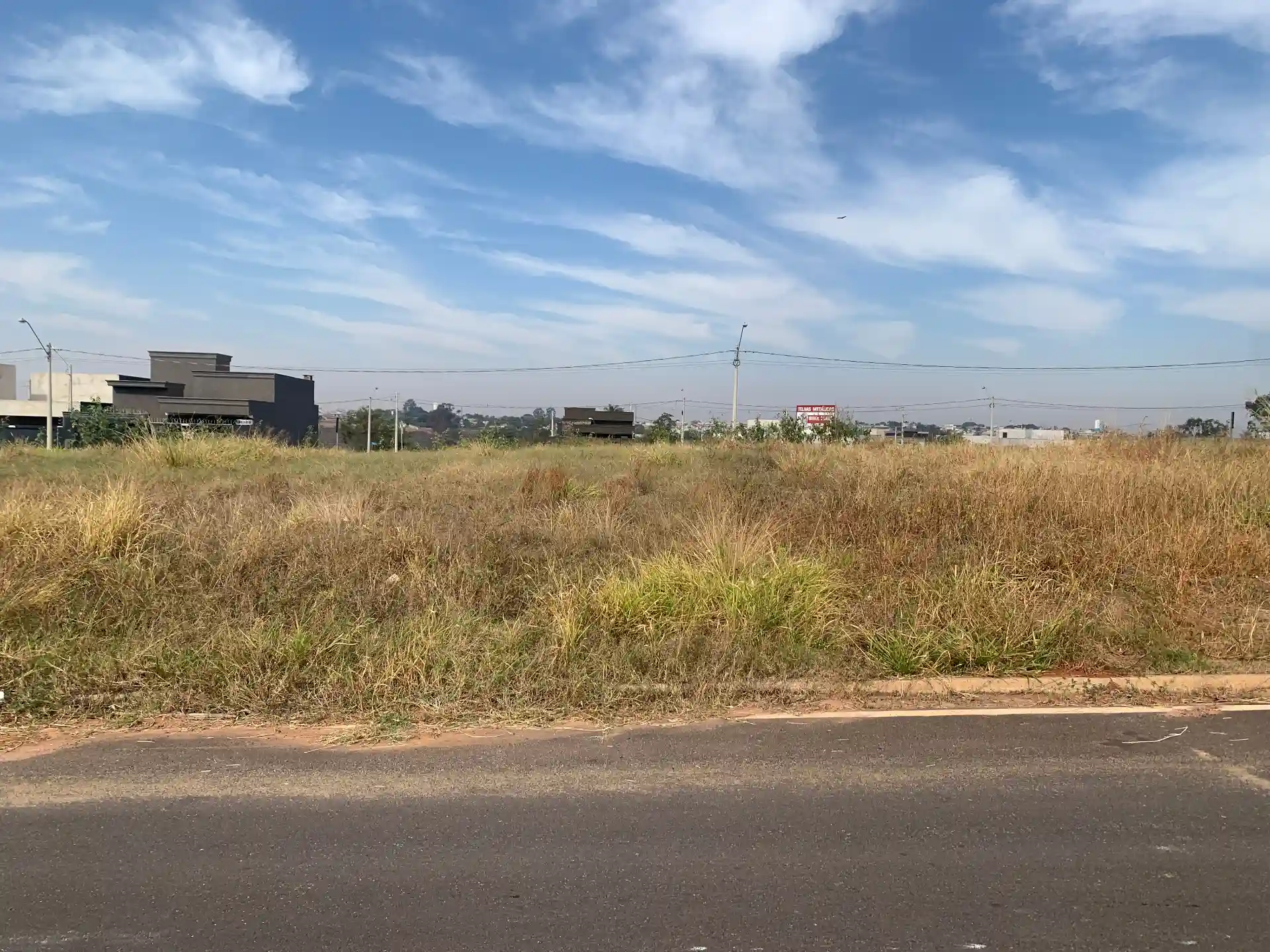 Terreno / Lote / Condomínio  à venda, 204m² — foto 1 de 5