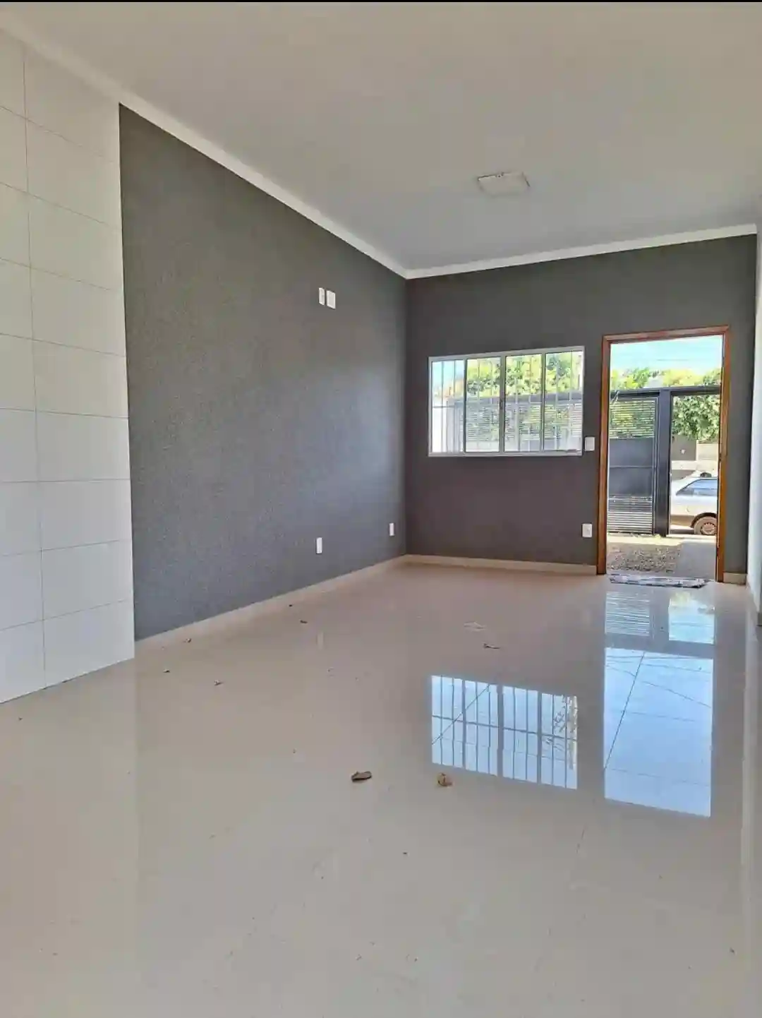 Casa com 2 quartos à venda, 64m² — foto 2 de 8