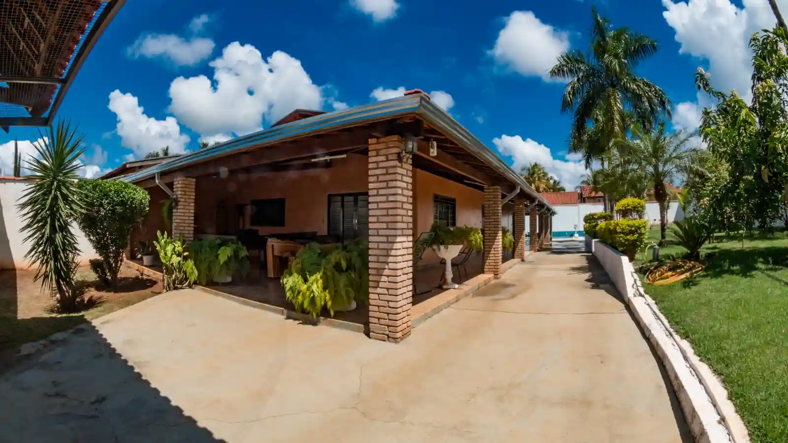 Casa de Condomínio com 6 quartos à venda, 398m² — foto 1 de 40