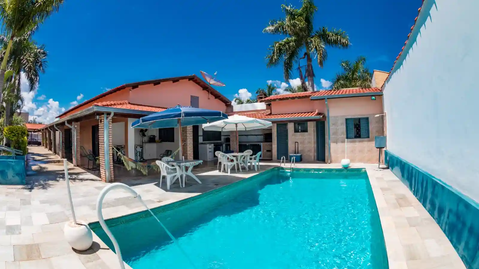 Casa de Condomínio com 6 quartos à venda, 398m² — foto 3 de 40