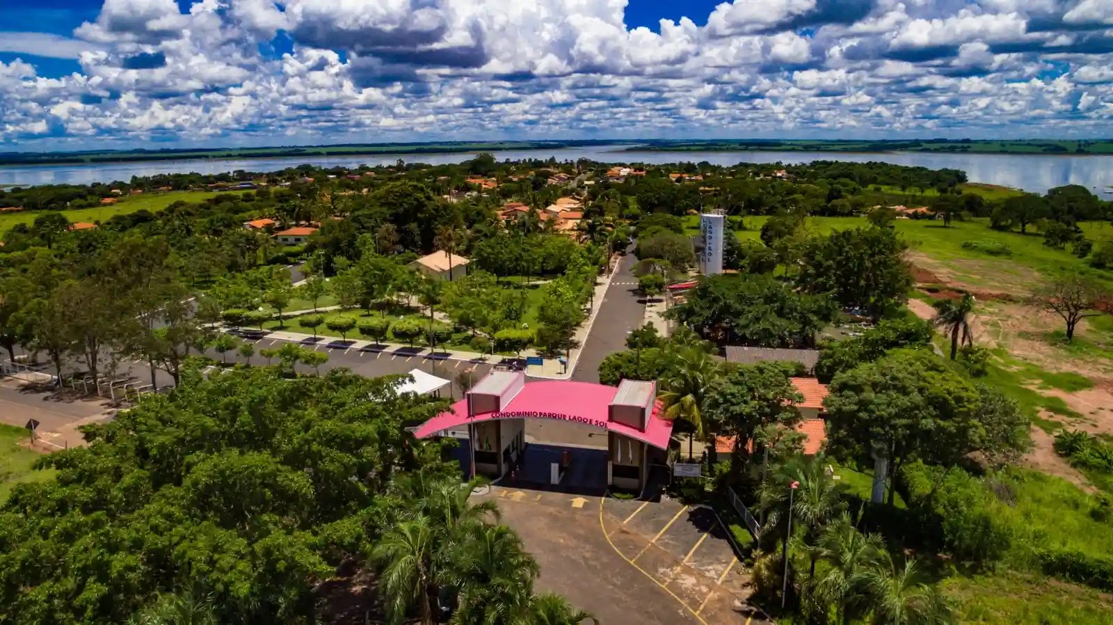 Casa de Condomínio com 6 quartos à venda, 398m² — foto 18 de 40
