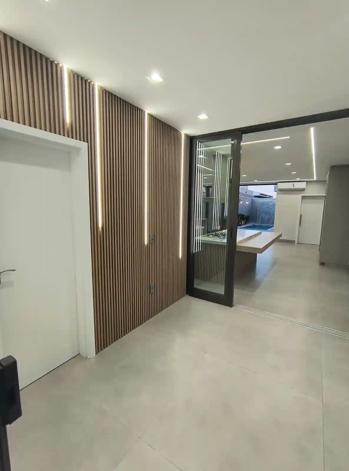 Casa de Condomínio com 3 quartos à venda, 243m² — foto 18 de 31