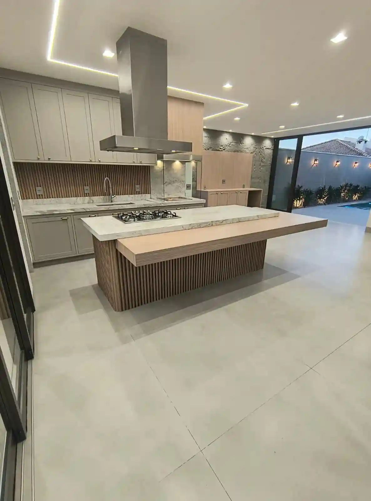 Casa de Condomínio com 3 quartos à venda, 243m² — foto 12 de 31