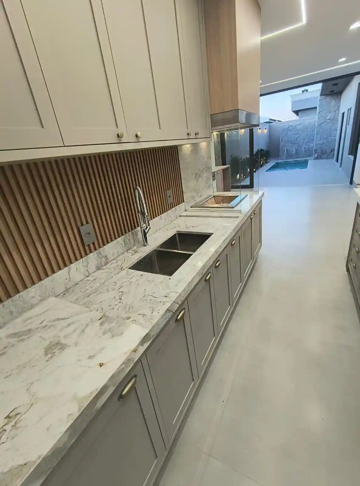 Casa de Condomínio com 3 quartos à venda, 243m² — foto 6 de 31