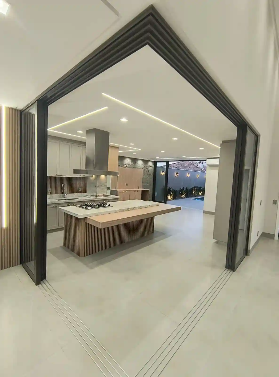 Casa de Condomínio com 3 quartos à venda, 243m² — foto 15 de 31