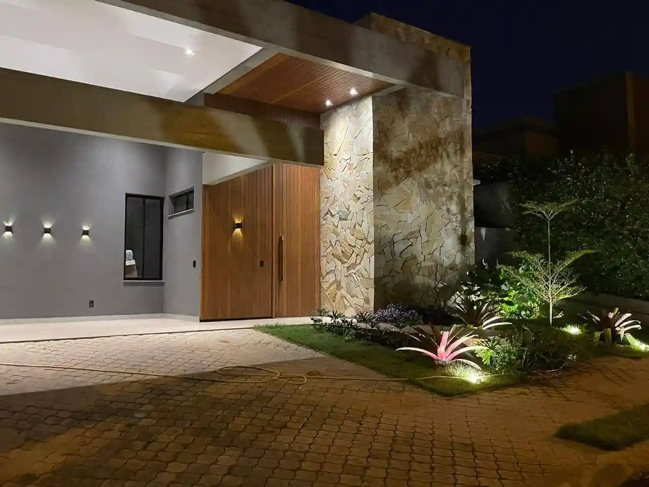 Casa de Condomínio com 3 quartos à venda, 216m² — foto 4 de 31