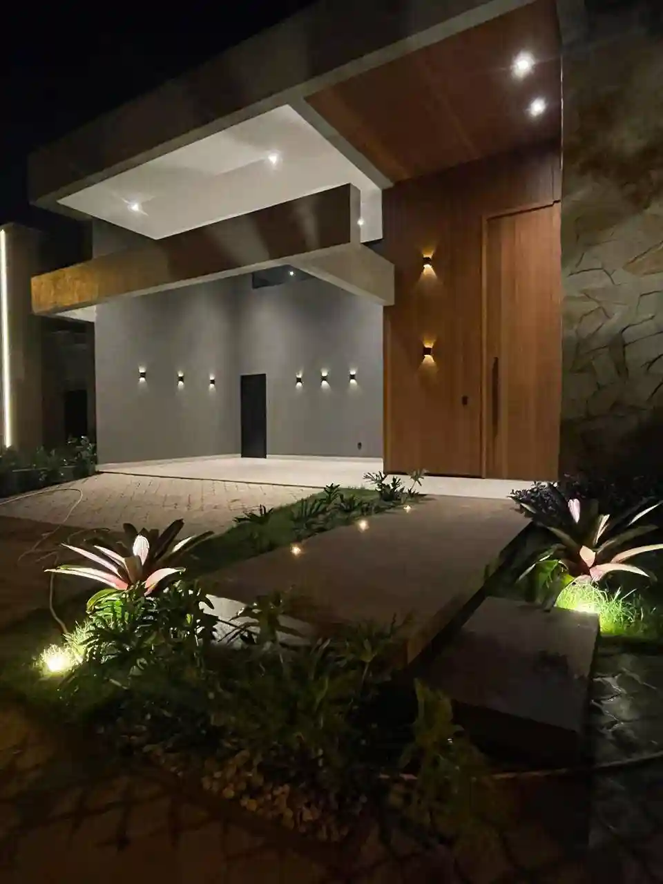 Casa de Condomínio com 3 quartos à venda, 216m² — foto 2 de 31