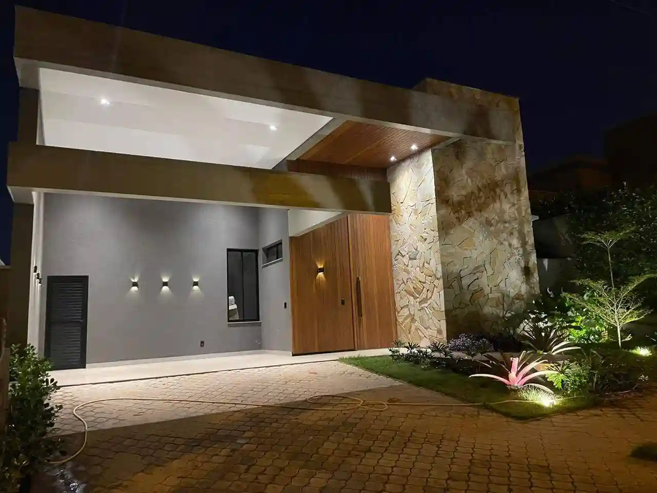 Casa de Condomínio com 3 quartos à venda, 216m² — foto 8 de 31
