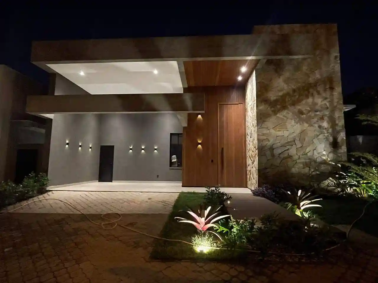 Casa de Condomínio com 3 quartos à venda, 216m² — foto 3 de 31