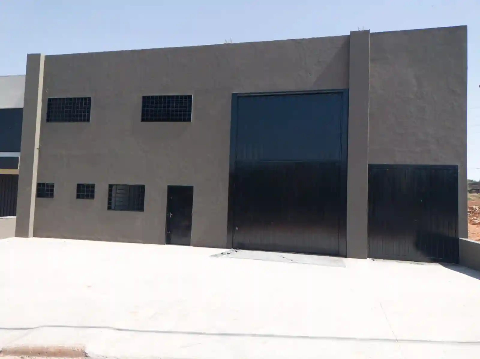 Loja / Salão / Ponto Comercial  para aluguel, 300m² — foto 1 de 12