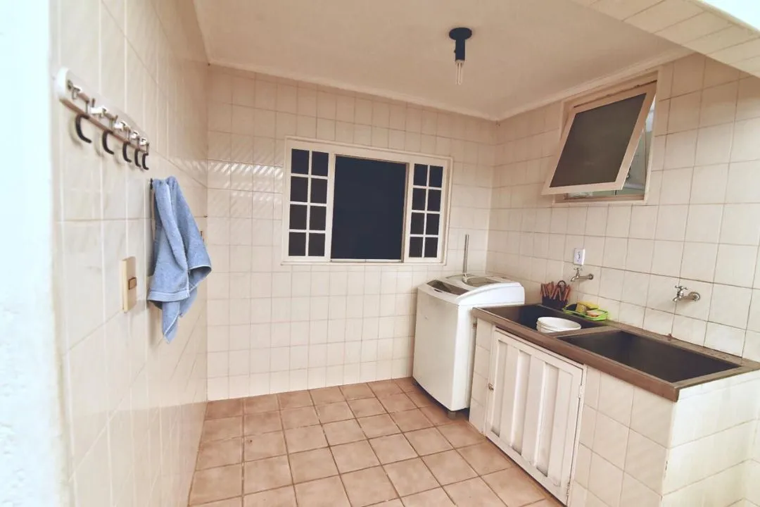 Casa com 4 quartos à venda, 280m² — foto 7 de 10
