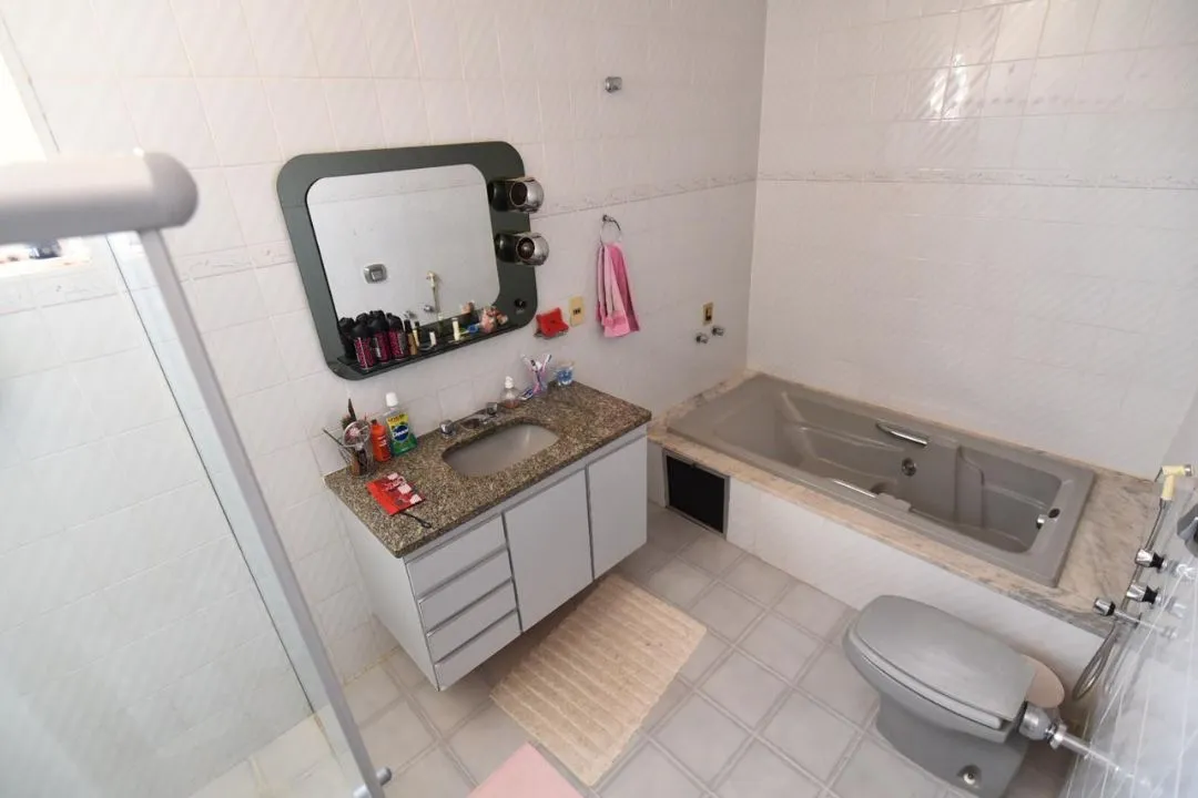 Casa com 4 quartos à venda, 280m² — foto 9 de 10