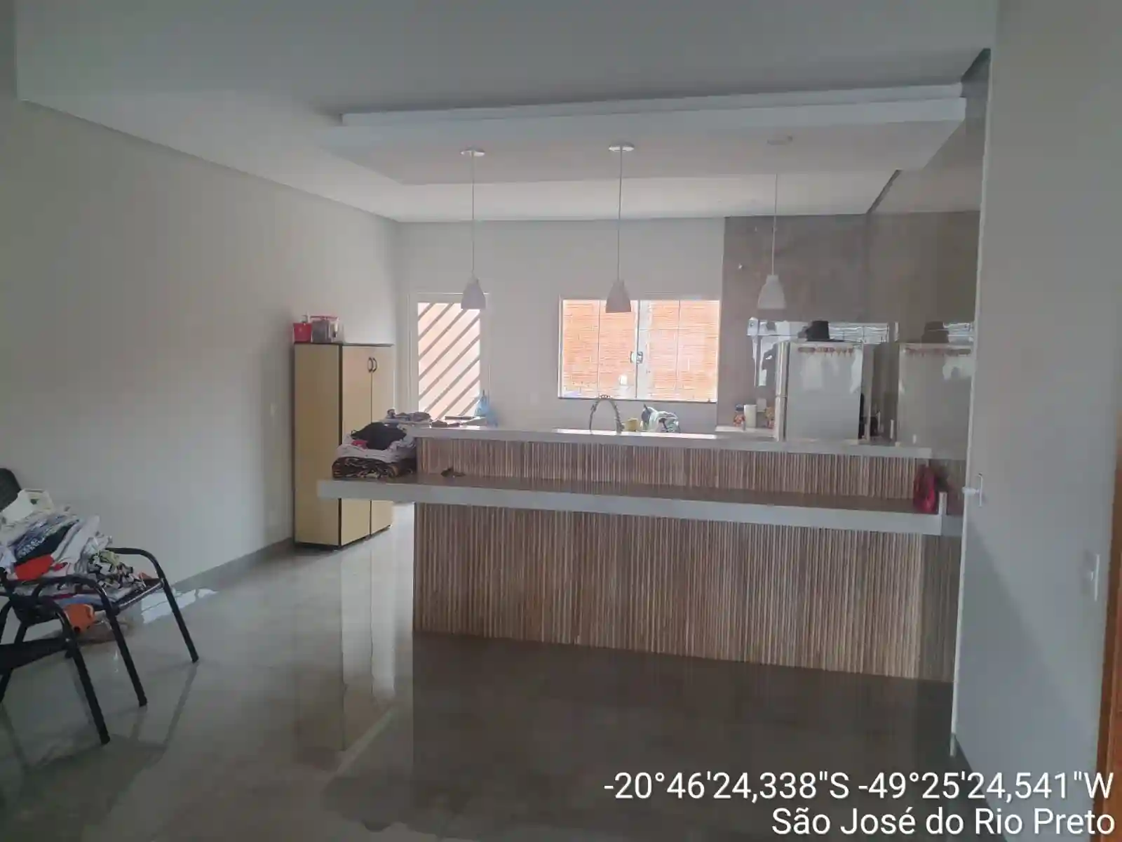 Casa com 3 quartos à venda, 108m² — foto 2 de 9