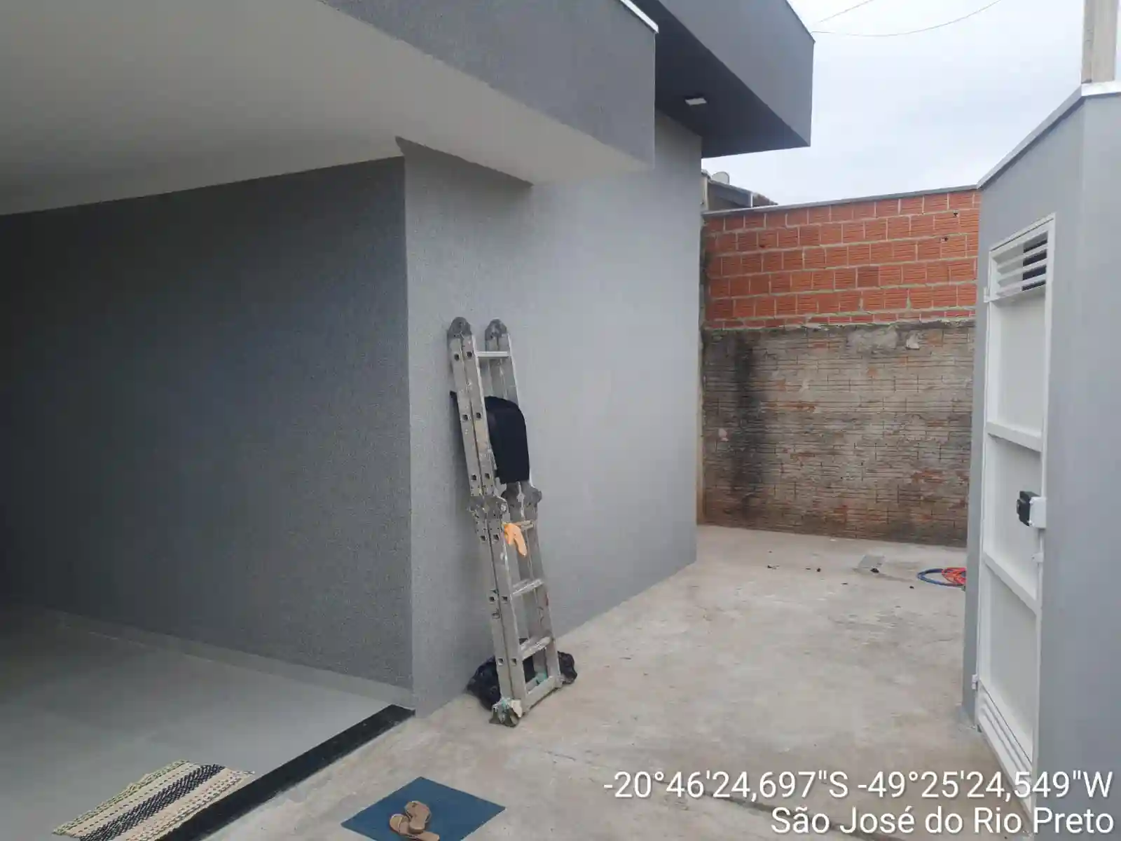 Casa com 3 quartos à venda, 108m² — foto 8 de 9