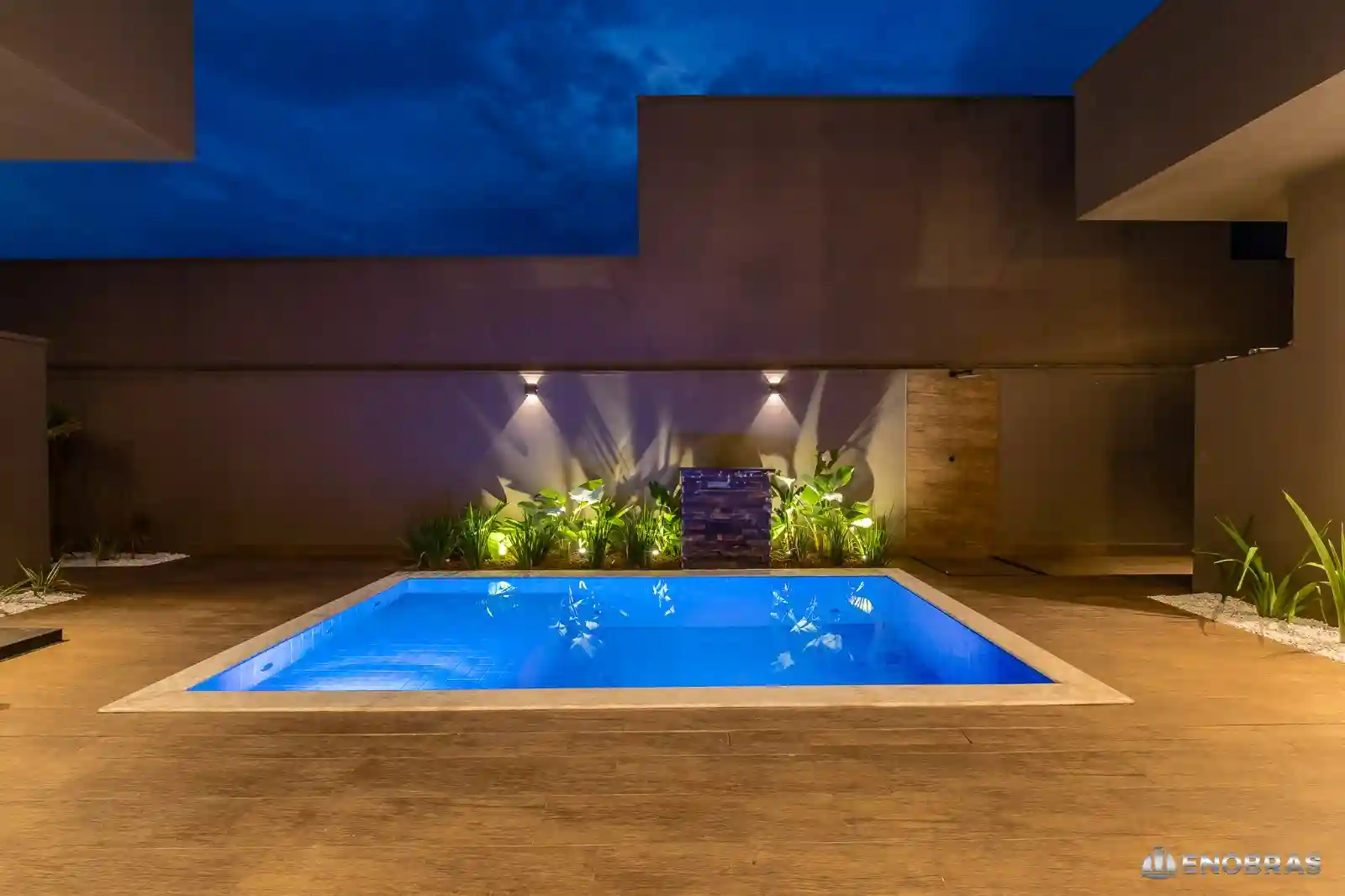 Casa de Condomínio  à venda, 384m² — foto 2 de 9