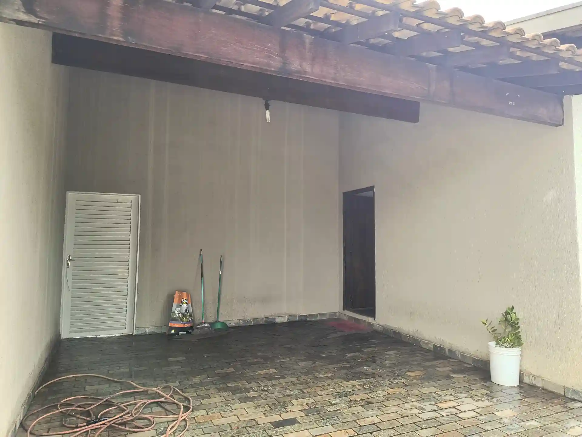 Casa com 3 quartos à venda, 180m² — foto 2 de 15