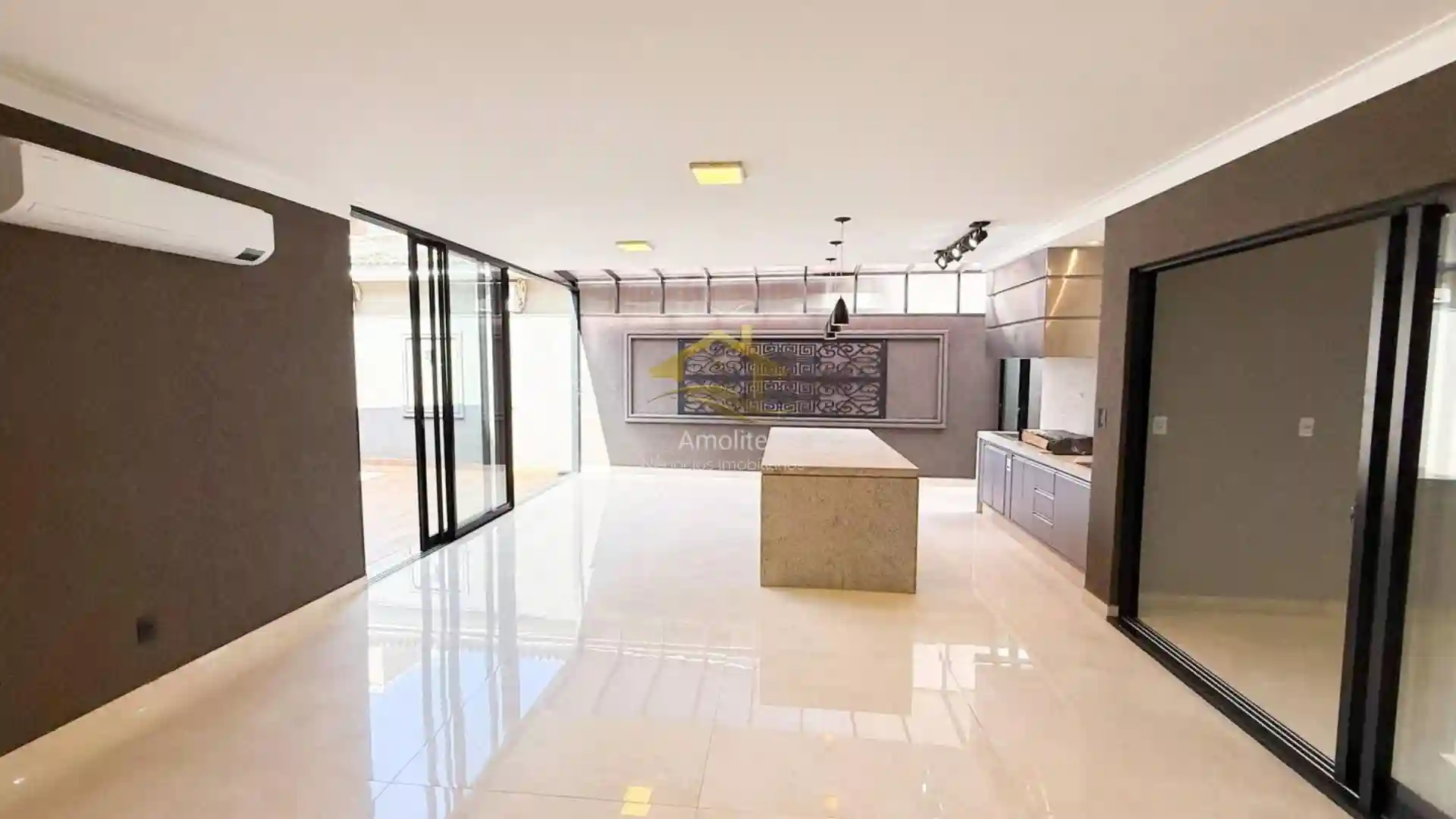Casa de Condomínio com 4 quartos à venda, 280m² — foto 16 de 32