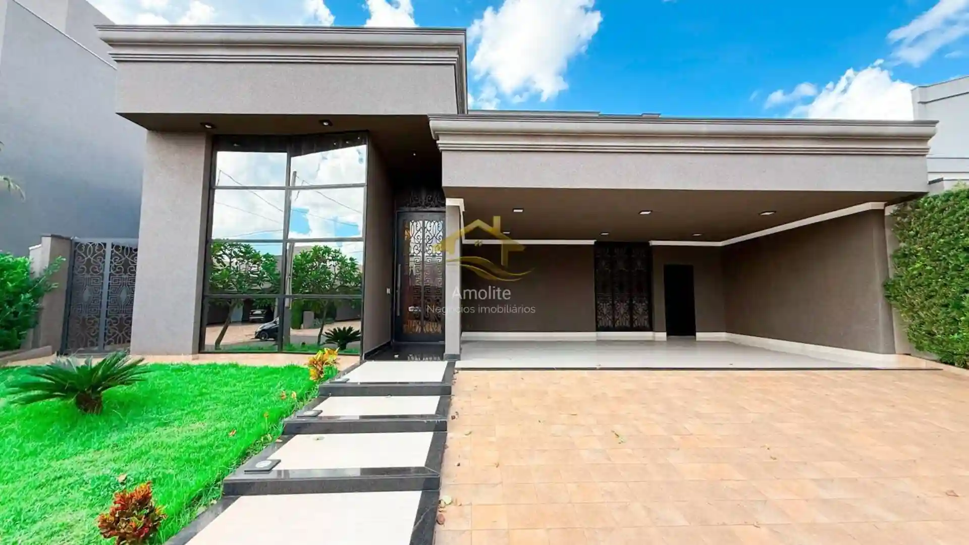 Casa de Condomínio com 4 quartos à venda, 280m² — foto 1 de 32