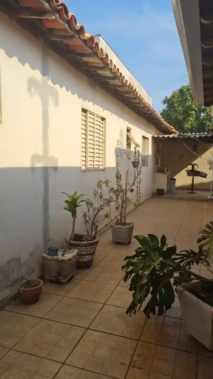 Casa com 3 quartos à venda, 450m² — foto 2 de 8