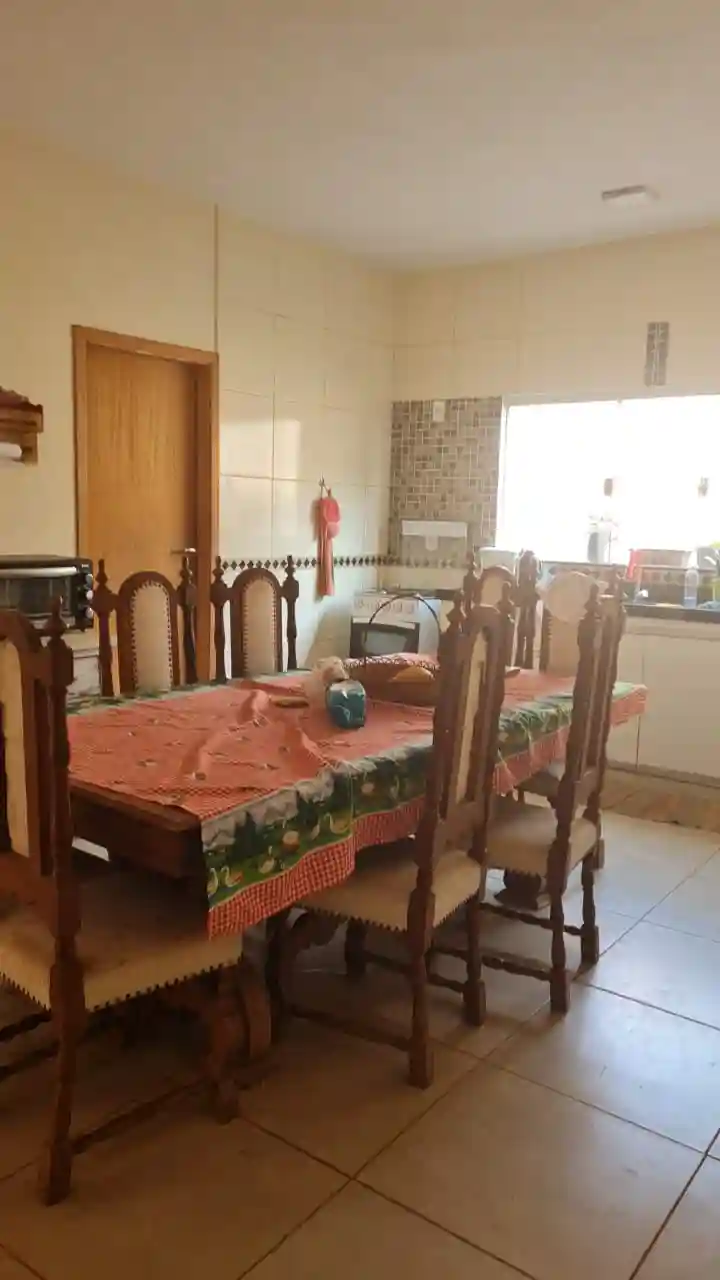 Casa com 3 quartos à venda, 450m² — foto 4 de 8