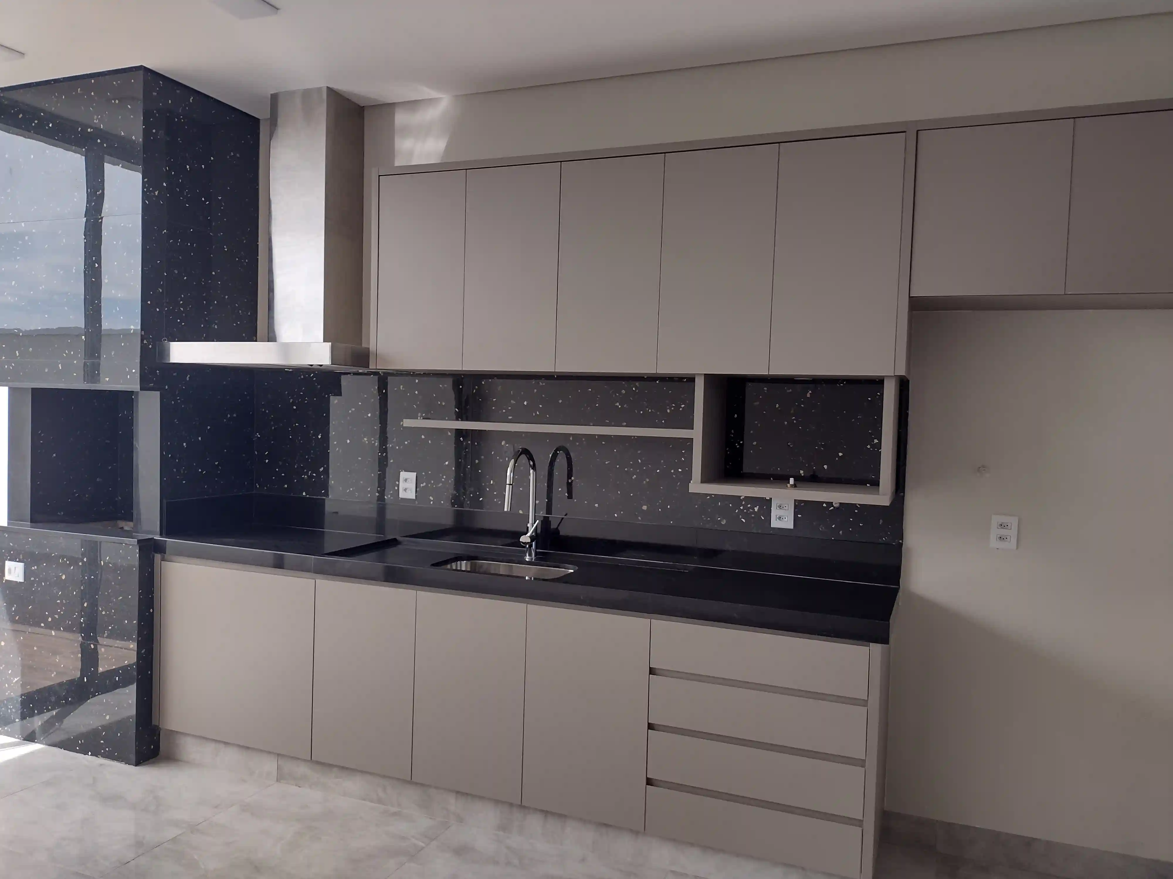 Casa de Condomínio com 3 quartos à venda, 253m² — foto 13 de 20
