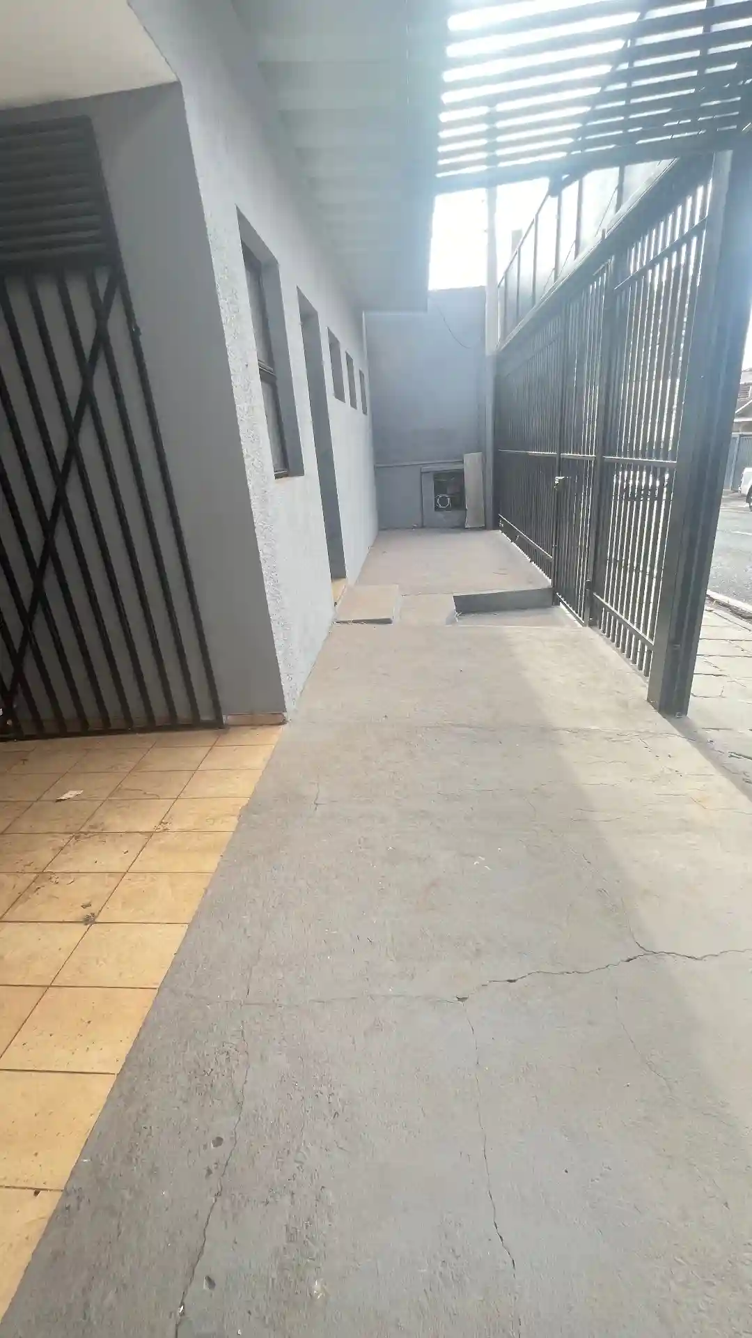 Imóvel Comercial com 8 quartos para aluguel, 300m² — foto 2 de 26