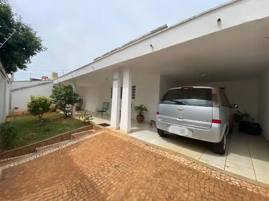 Casa com 3 quartos para aluguel, 70m² — foto 1 de 10