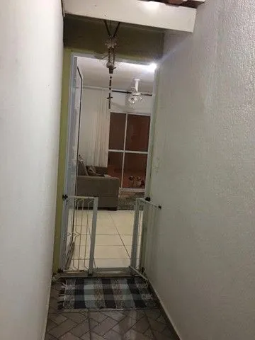 Casa de Condomínio com 3 quartos à venda, 200m² — foto 2 de 7