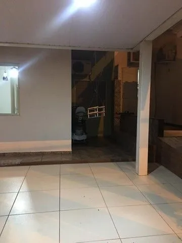 Casa de Condomínio com 3 quartos à venda, 200m² — foto 3 de 7