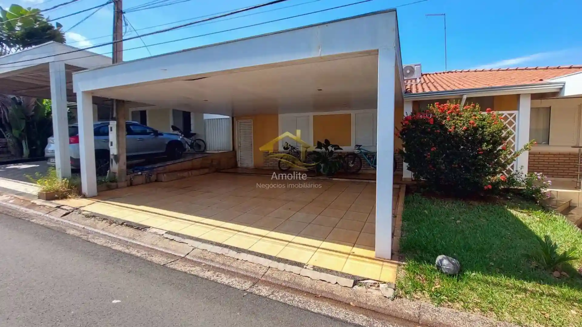 Casa de Condomínio com 3 quartos à venda, 130m² — foto 2 de 32