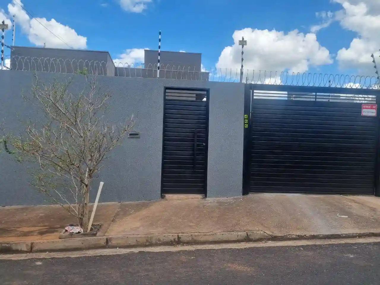 Casa com 2 quartos à venda, 80m² — foto 1 de 7