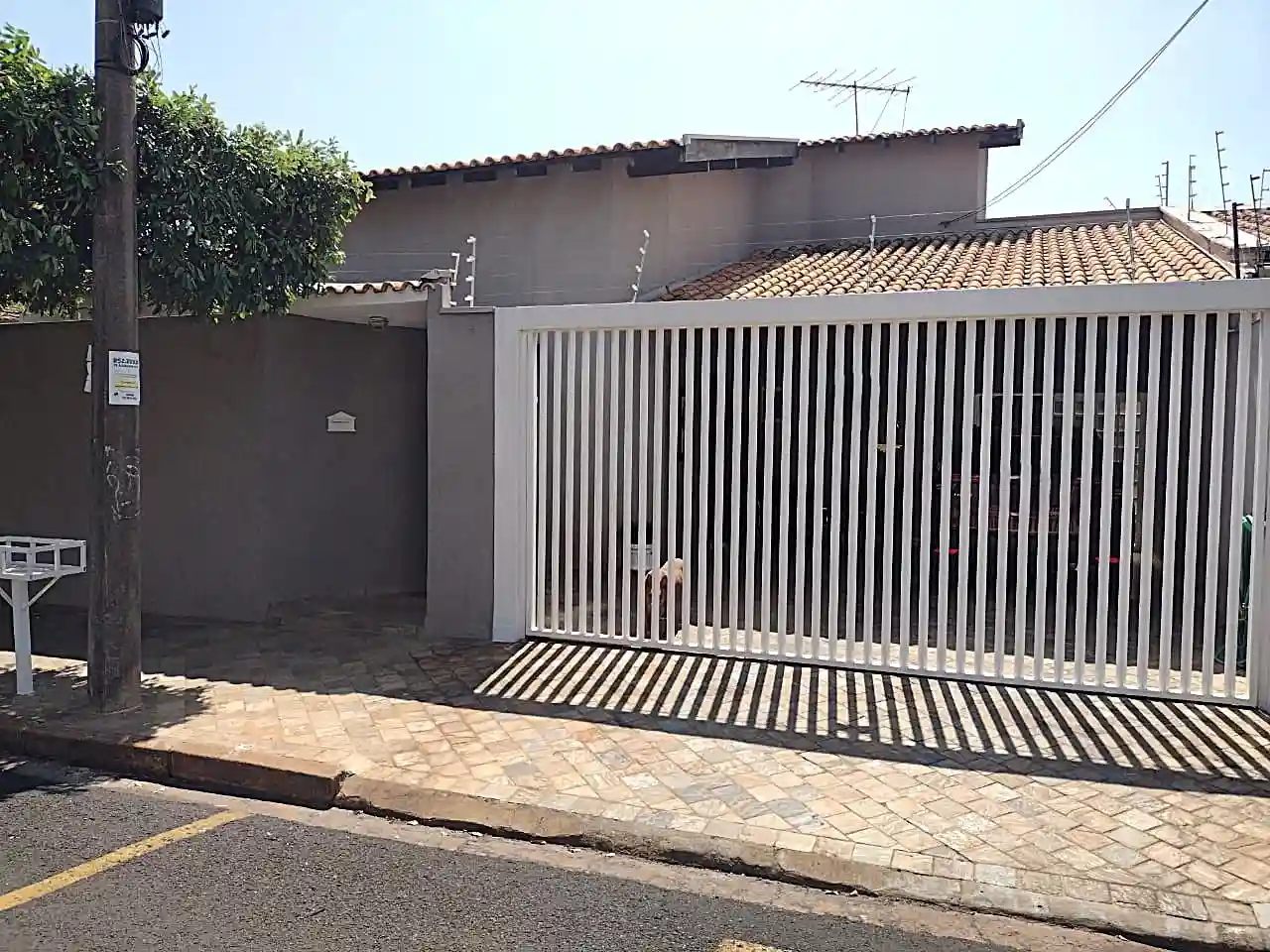 Casa com 4 quartos à venda, 217m² — foto 2 de 33