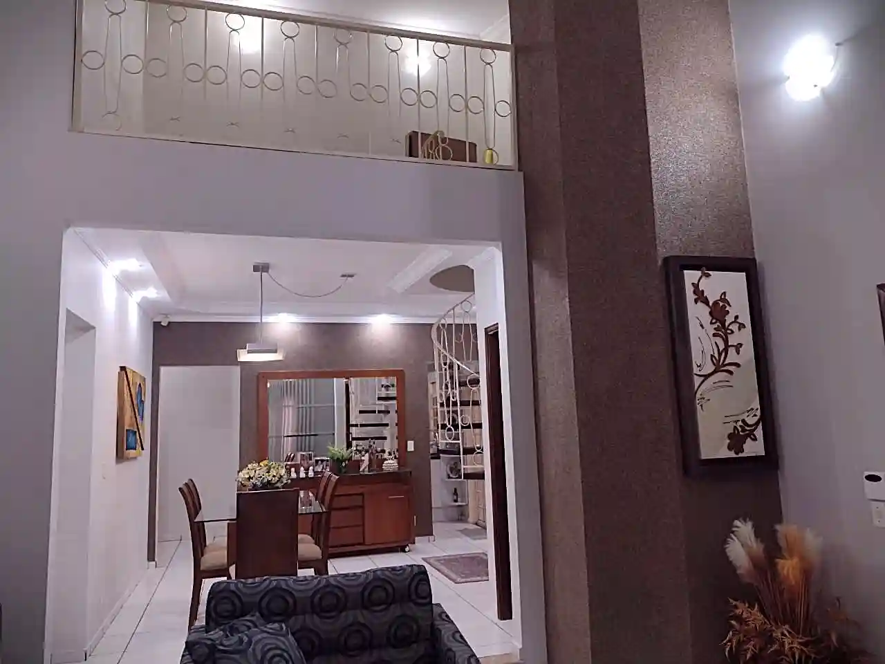Casa com 4 quartos à venda, 217m² — foto 3 de 33