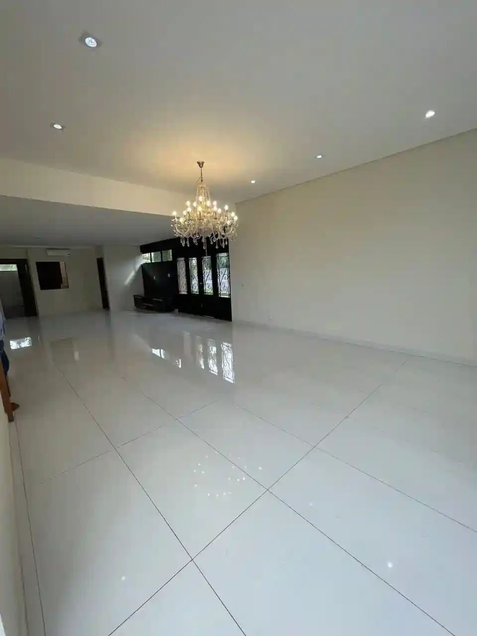 Casa de Condomínio com 4 quartos para aluguel, 350m² — foto 8 de 26
