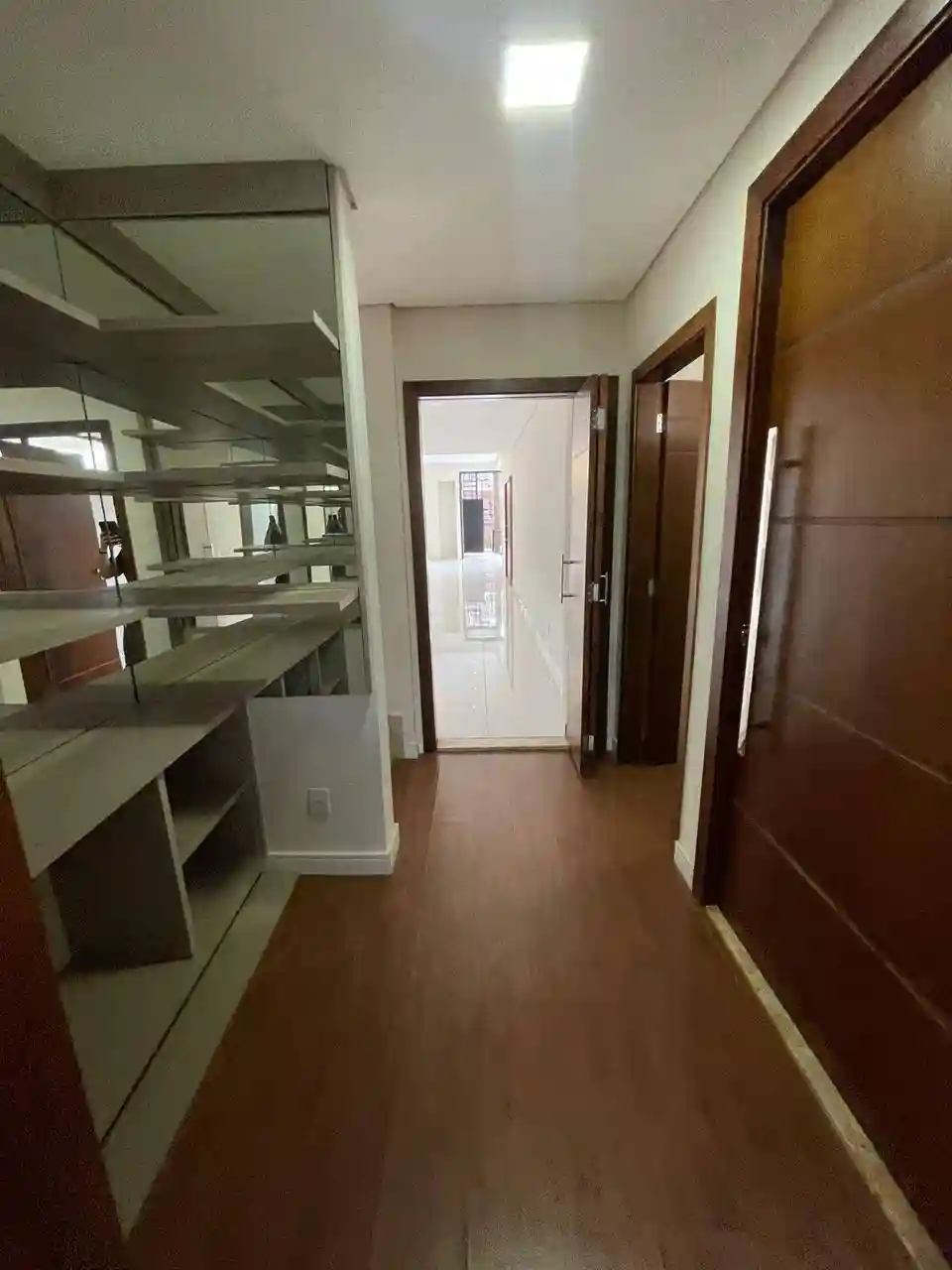 Casa de Condomínio com 4 quartos para aluguel, 350m² — foto 12 de 26