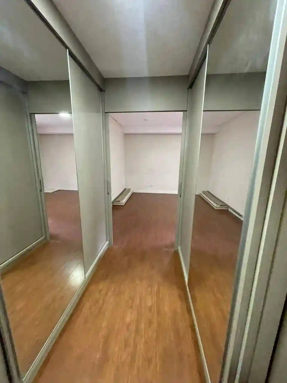 Casa de Condomínio com 4 quartos para aluguel, 350m² — foto 10 de 26