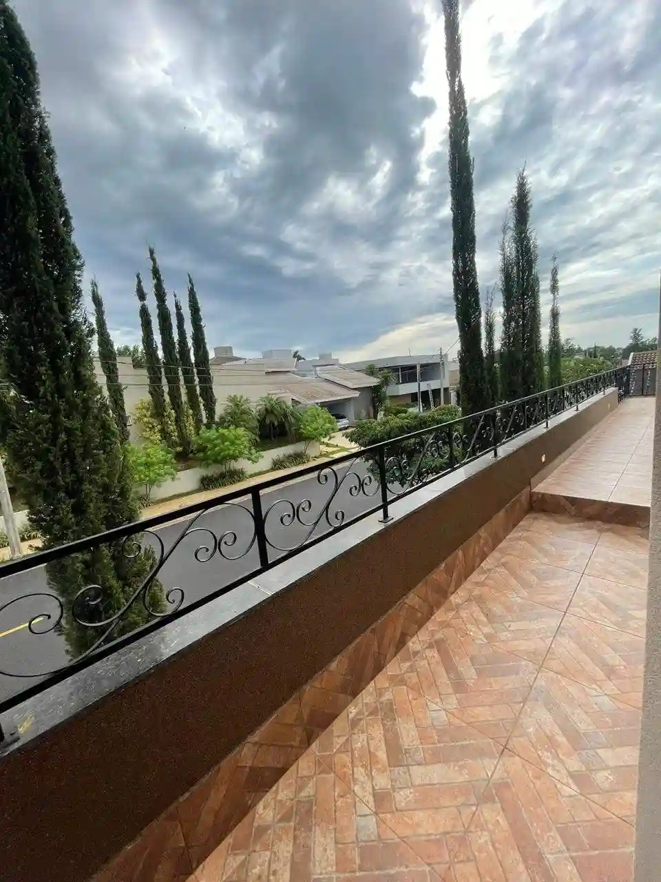 Casa de Condomínio com 4 quartos para aluguel, 350m² — foto 24 de 26