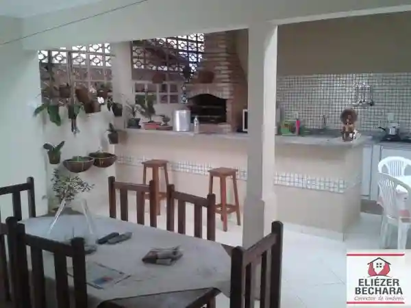 Casa à venda — foto 1 de 45