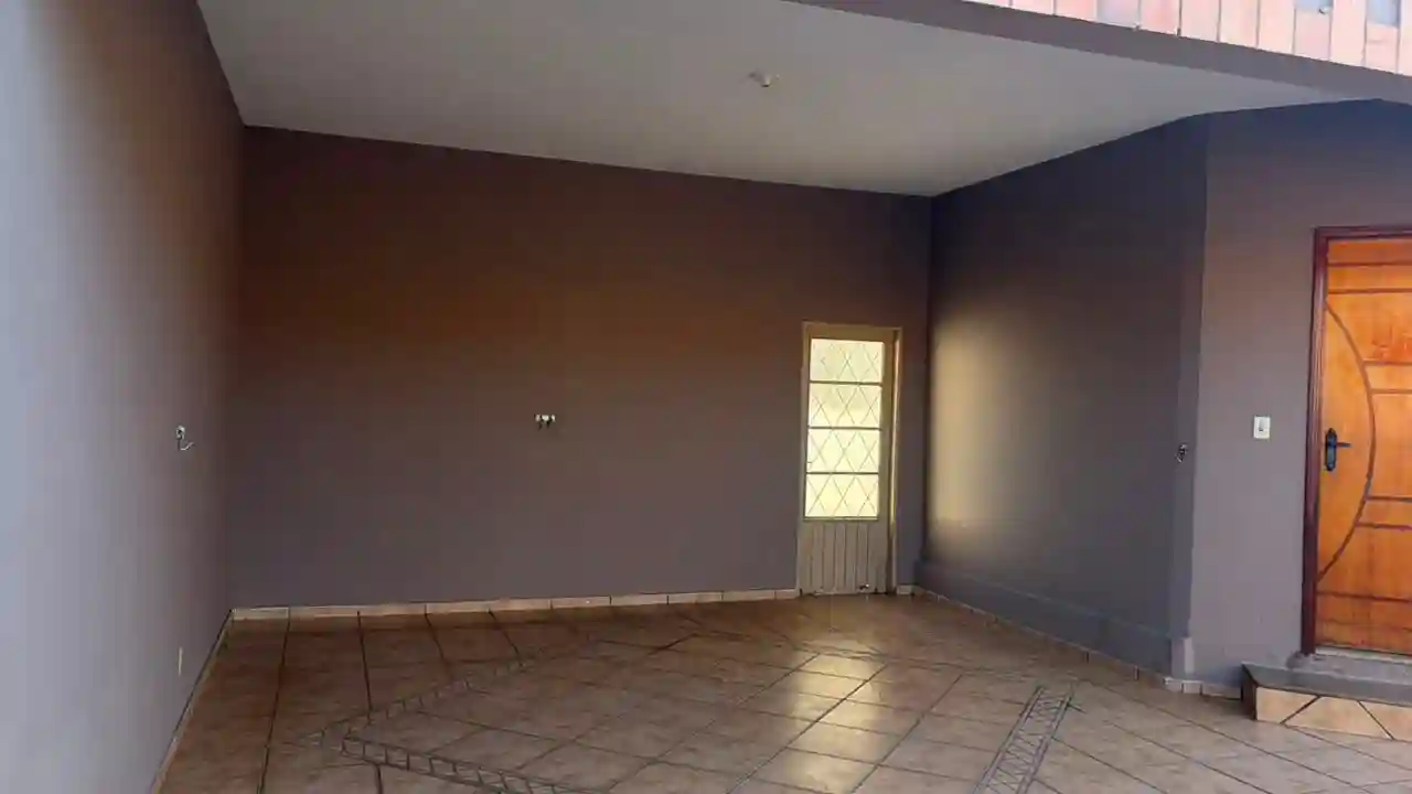 Casa com 3 quartos para aluguel, 136m² — foto 3 de 23