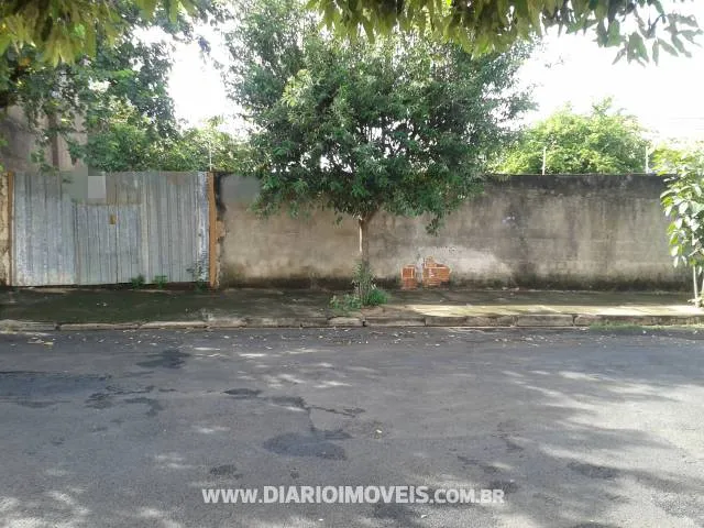 Terreno / Lote / Condomínio à venda — foto 1 de 4