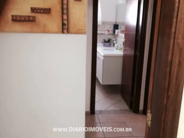 Casa à venda — foto 1 de 2