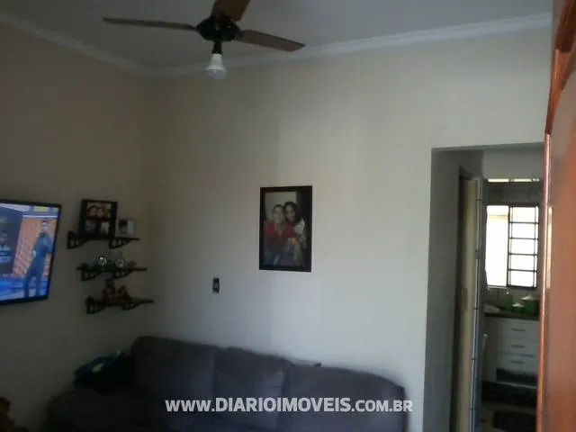 Casa à venda — foto 2 de 4