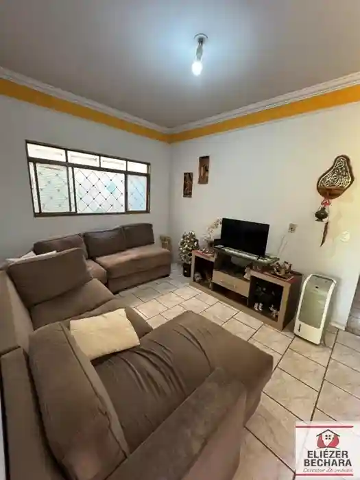 Casa com 3 quartos à venda, 145m² — foto 2 de 18