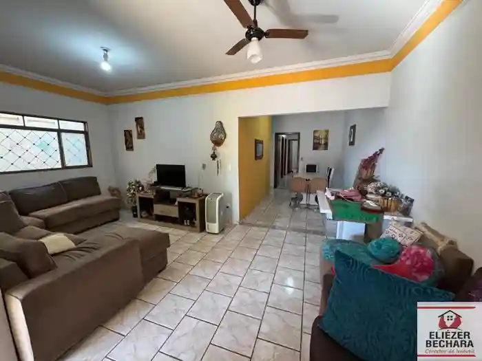 Casa com 3 quartos à venda, 145m² — foto 1 de 18