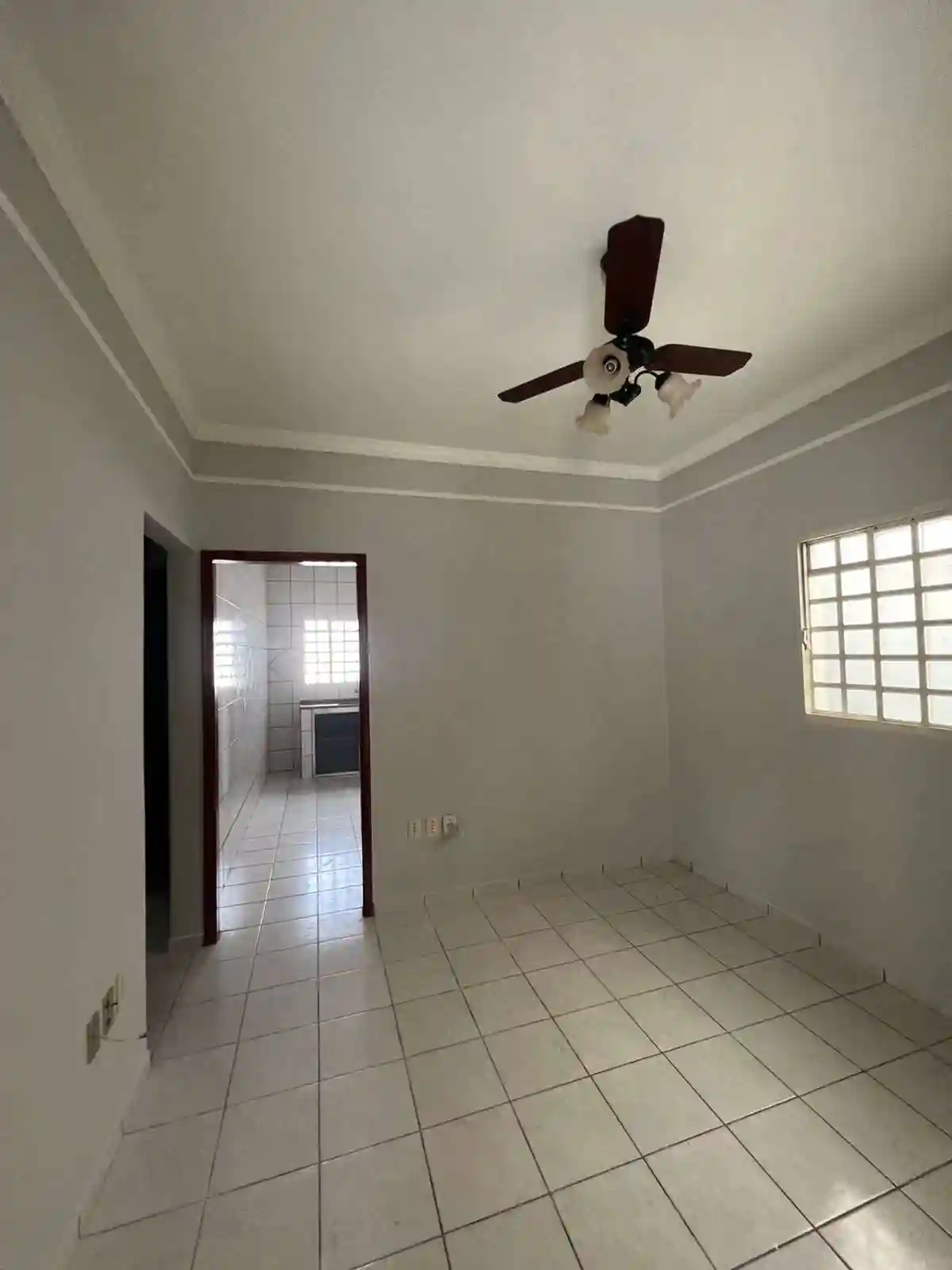 Casa com 3 quartos à venda, 200m² — foto 2 de 30