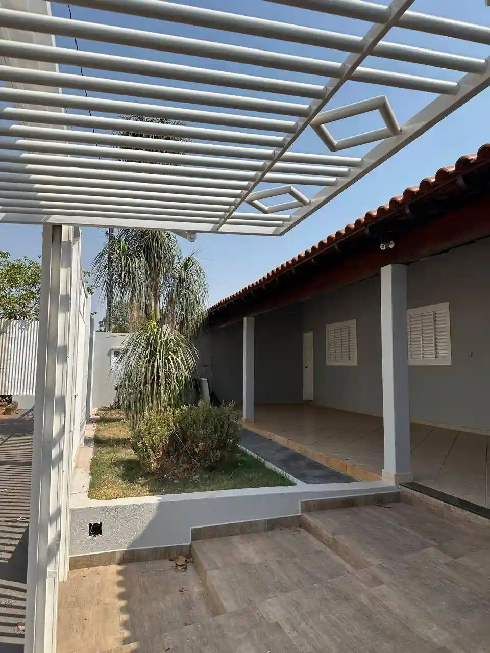 Casa com 3 quartos à venda, 205m² — foto 2 de 22