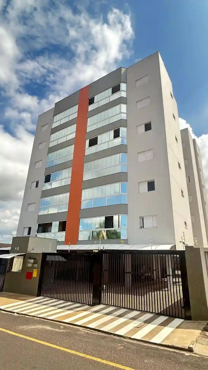 Apartamento com 3 quartos à venda, 98m² — foto 1 de 13